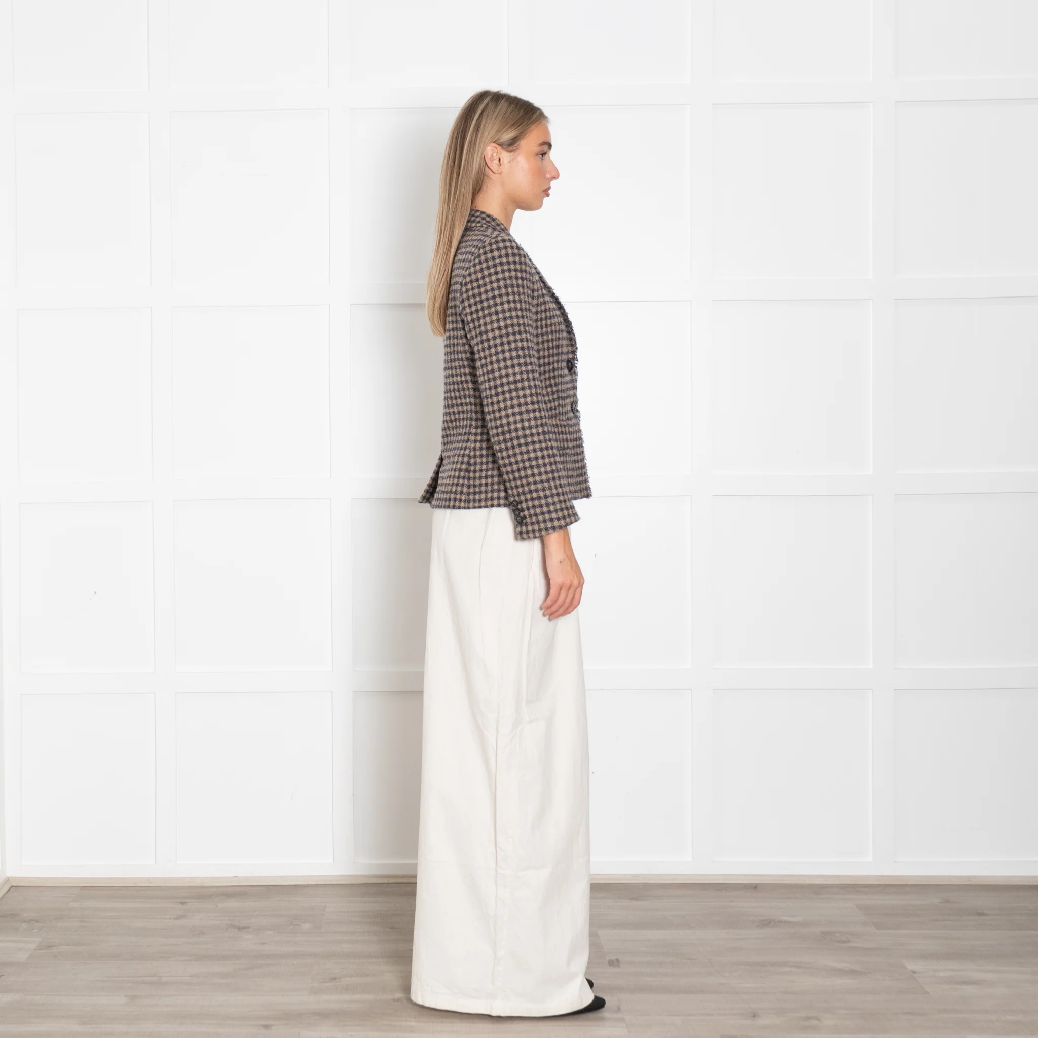 Weekend Max Mara Brown Navy Check Raw Edge Wool Blazer - Image 6