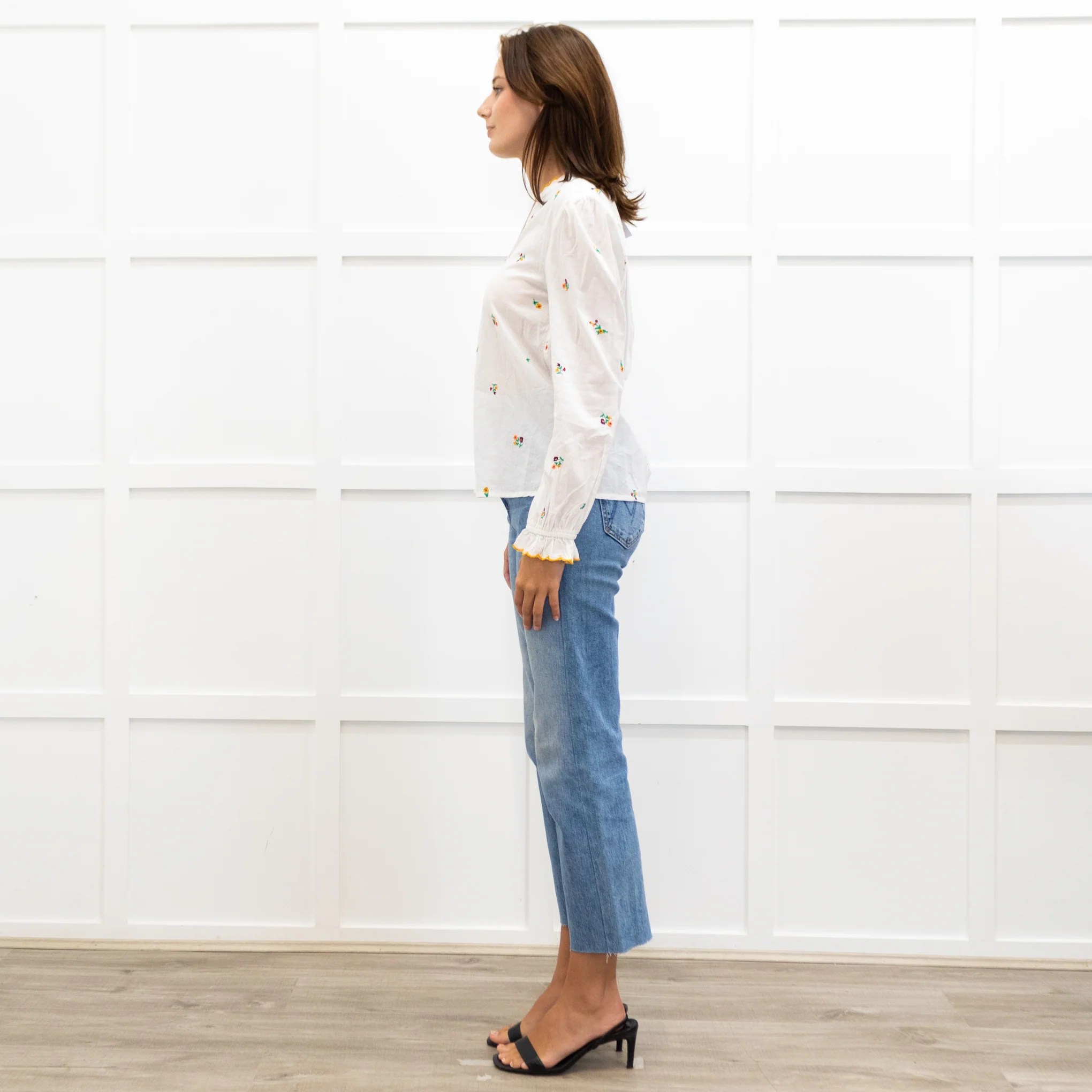Wyse Cream Long Sleeve Flower Yellow Scallop Collar Blouse - Image 4