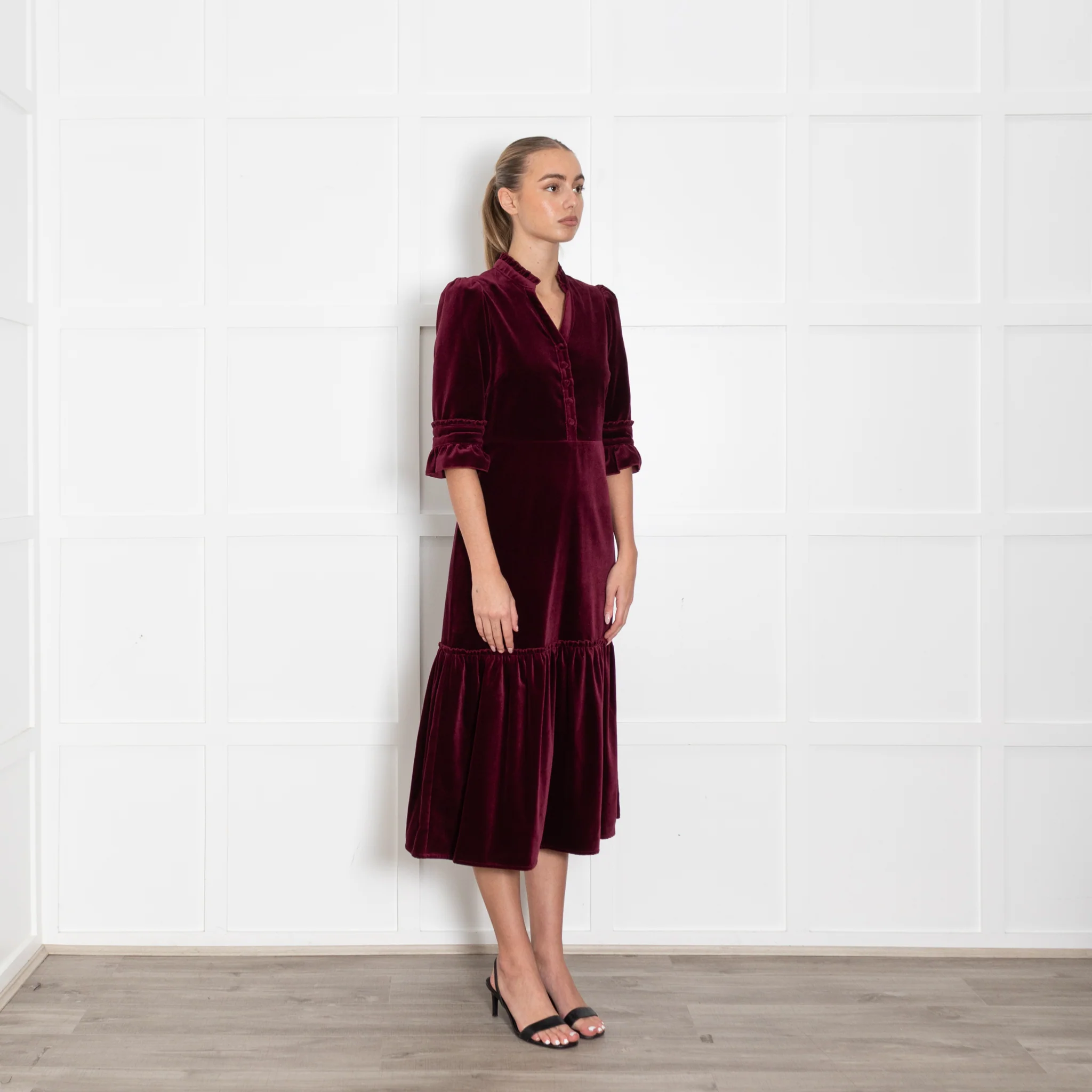 Wyse Dark Burgundy Velvet Dress With Pleat Detail - Image 7