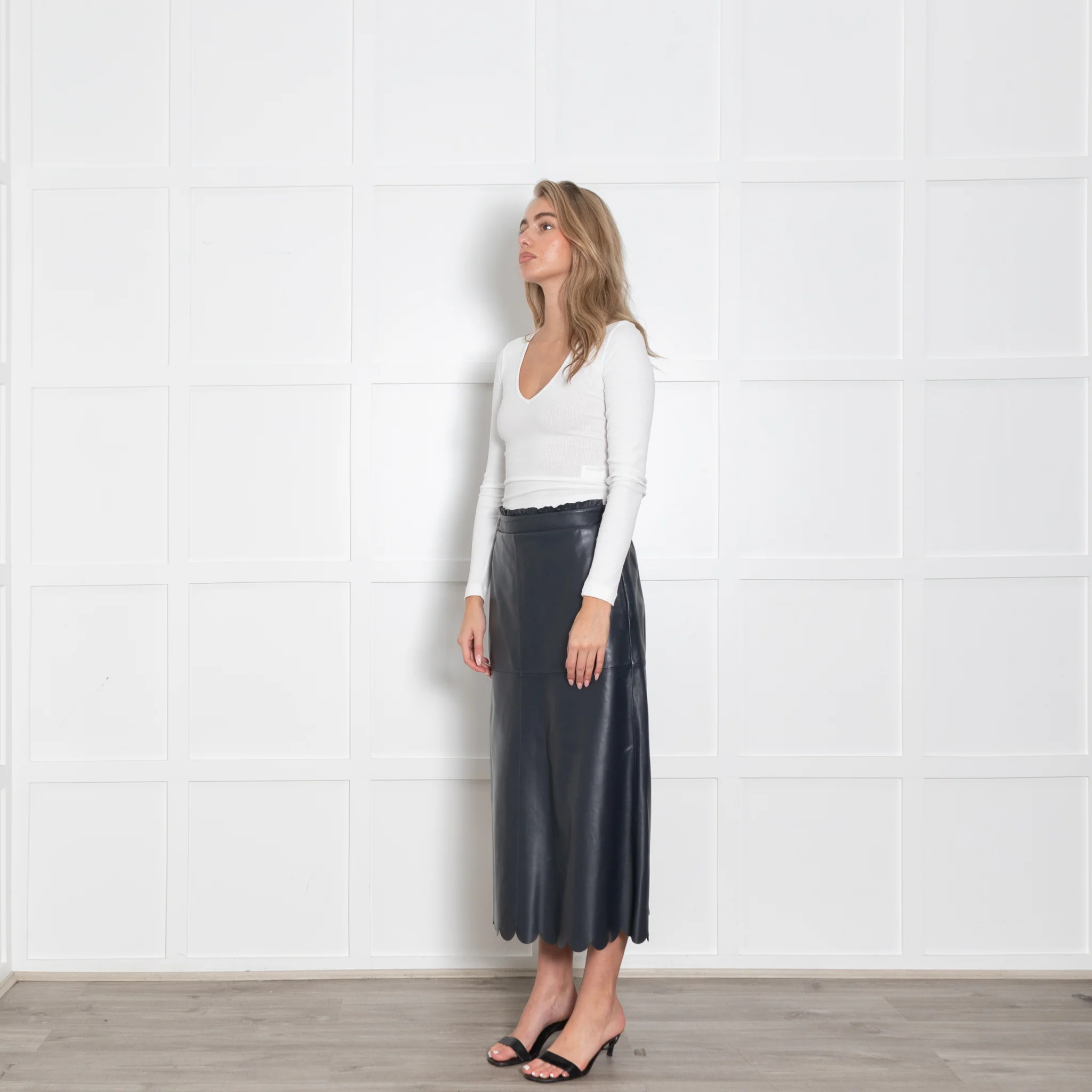 Wyse Navy Scallop Trim Leather Midi Skirt - Image 3