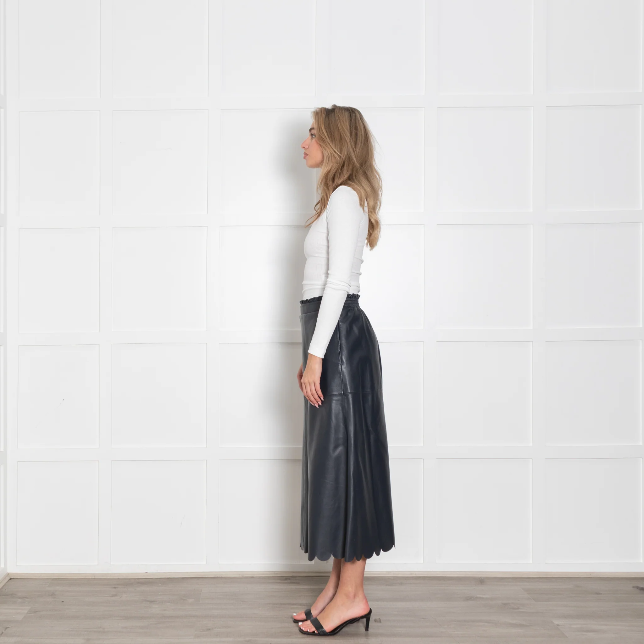 Wyse Navy Scallop Trim Leather Midi Skirt - Image 4