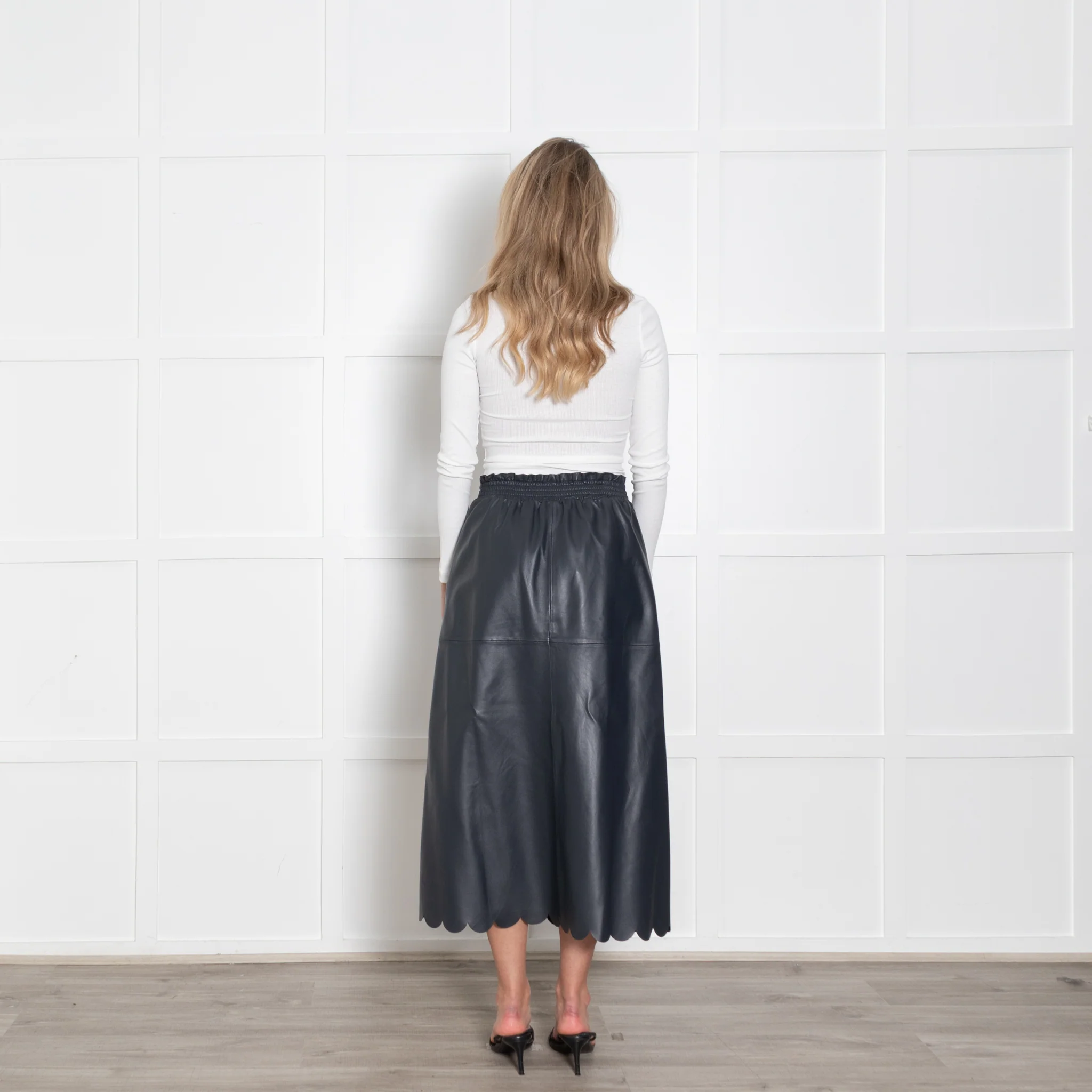 Wyse Navy Scallop Trim Leather Midi Skirt - Image 5