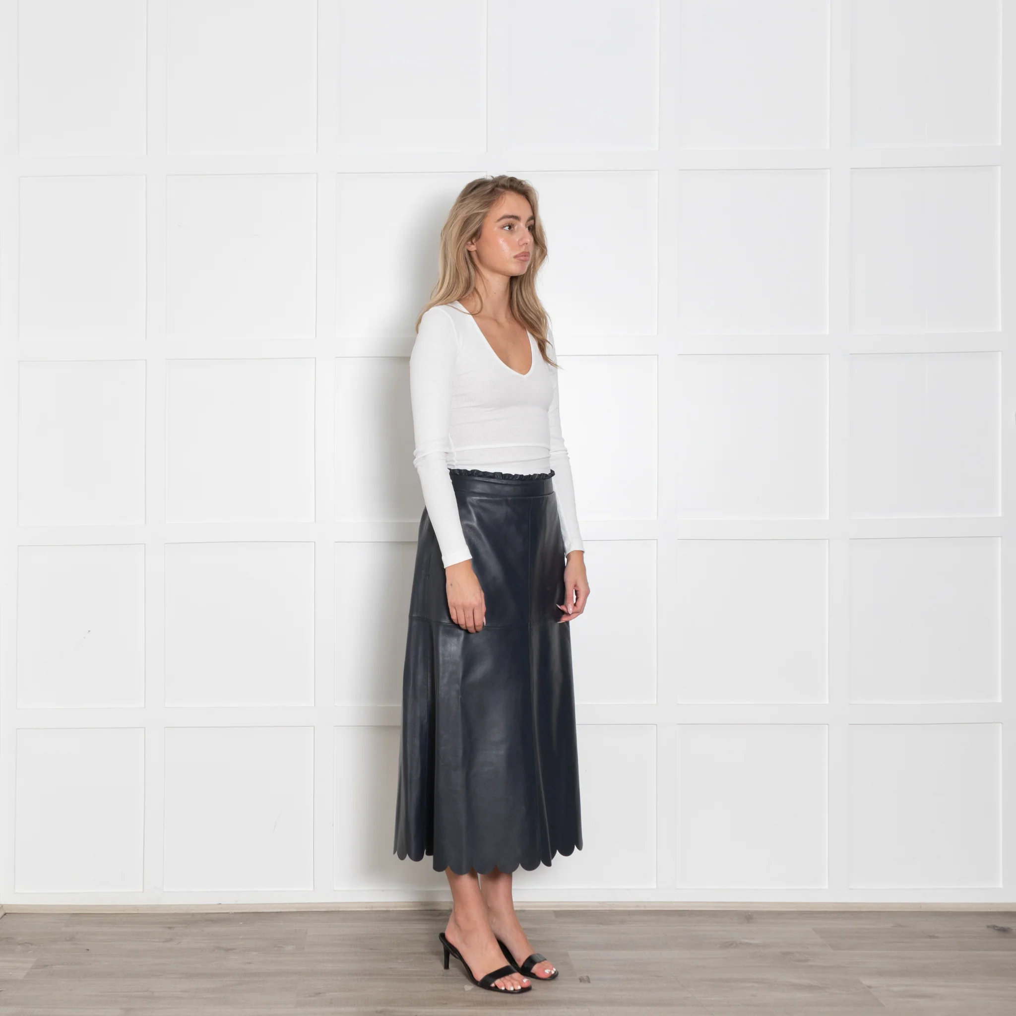 Wyse Navy Scallop Trim Leather Midi Skirt - Image 7