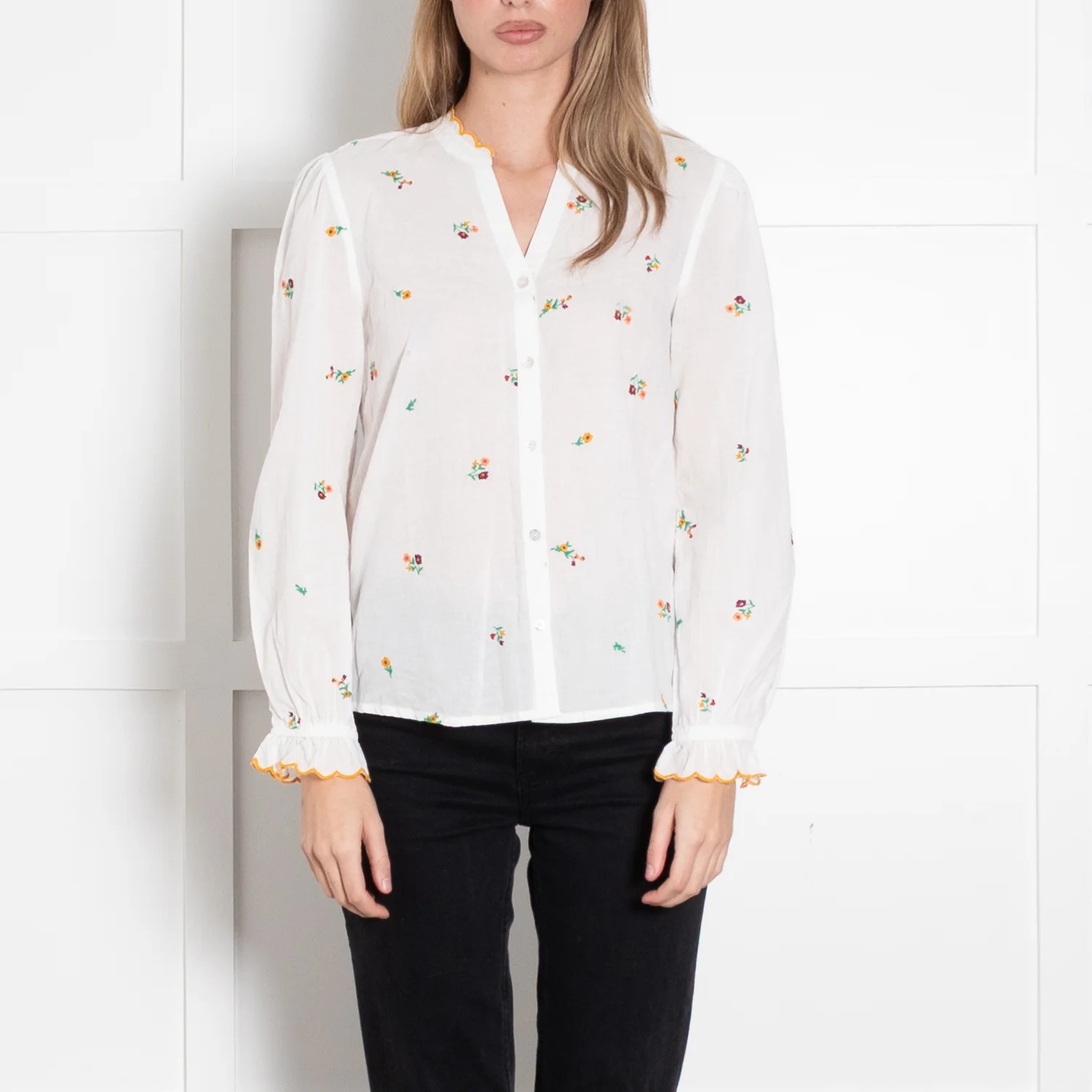 Wyse White Cotton Embroidered Scallop Trim Blouse - Image 2