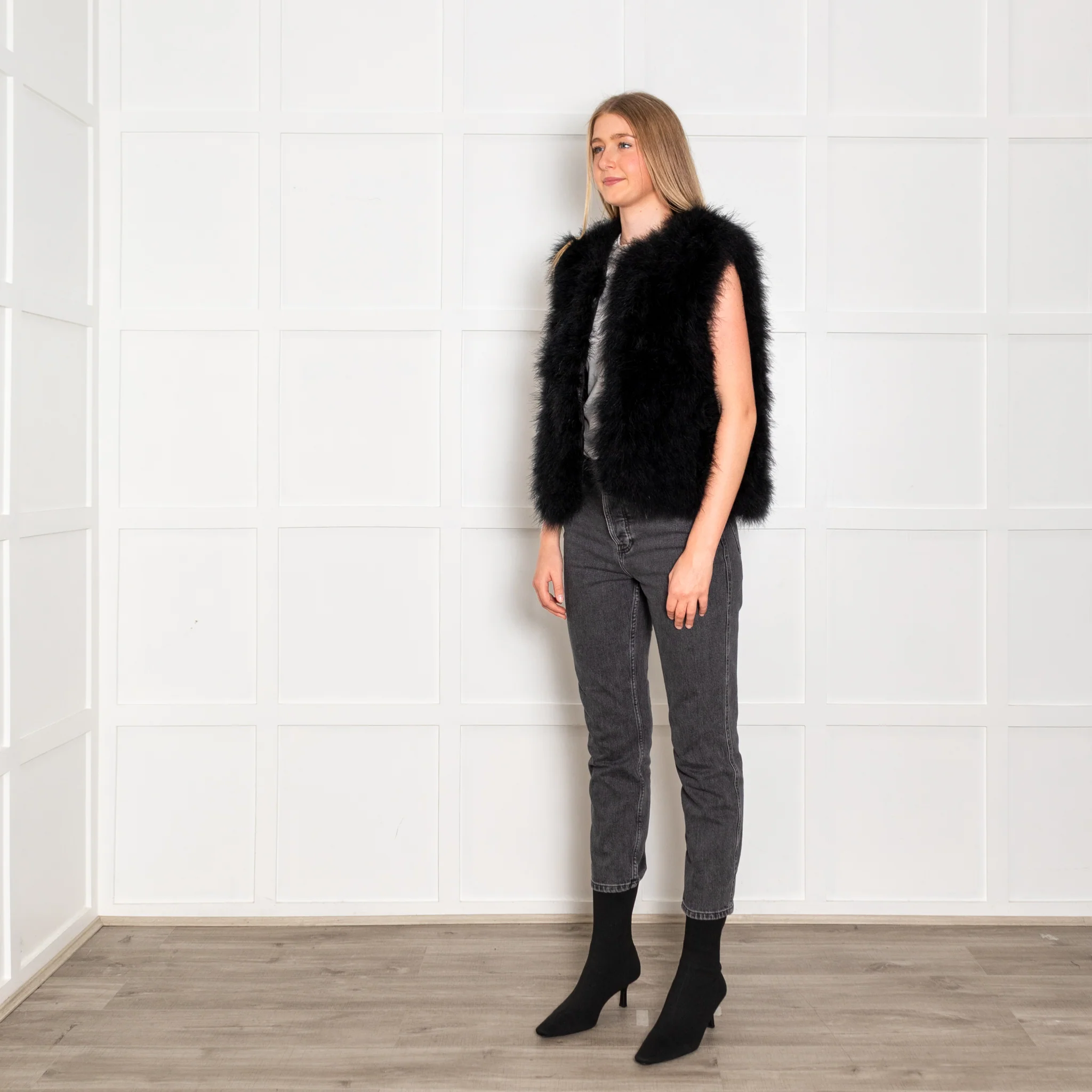 Yves Salomon Black Feather Sleeveless Jacket - Image 3